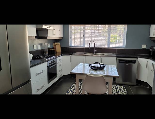 7 BEDROOM HOUSE SOLD IN SILVERGLEN